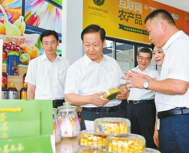 7��16�գ�ʡί������廪�������д�ɽ����ɳ����ͩ����У��쿴������������ɫ����ũ��Ʒ���˽�ʵʩ�������ս������������� ŷ���ܣ�